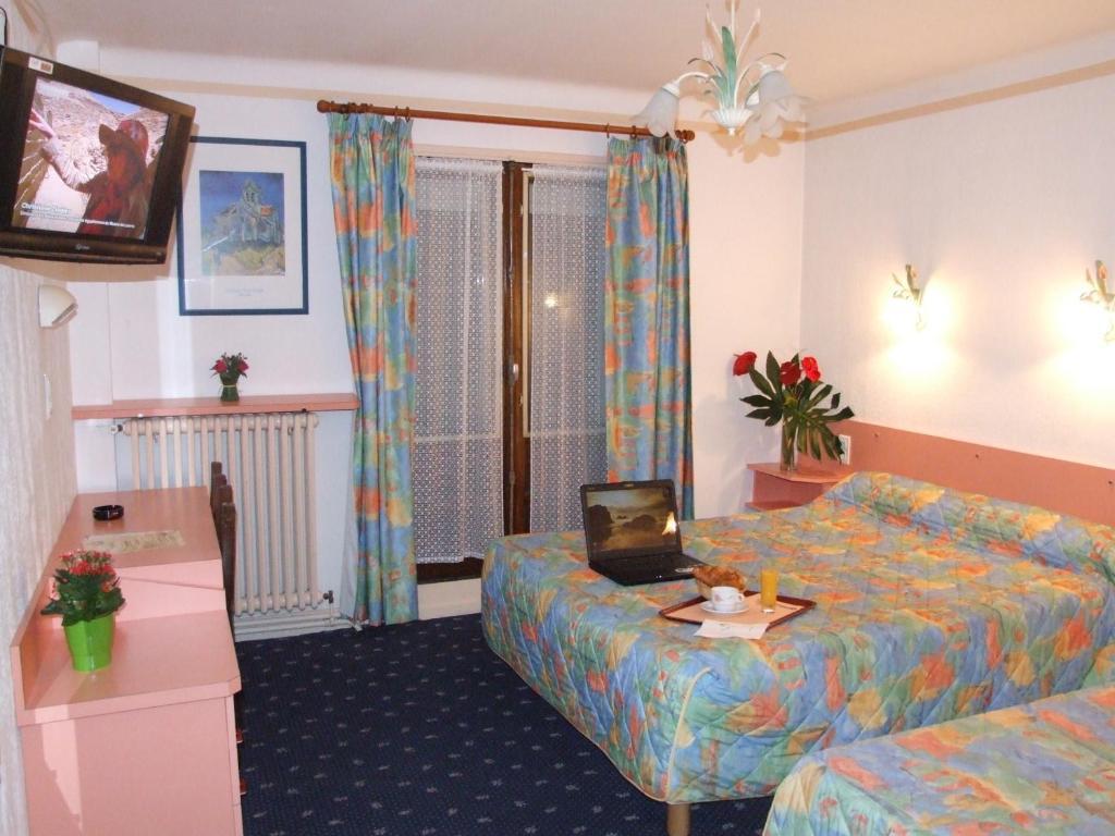 Hotel & Restaurant Azur La Freissinouse Стая снимка